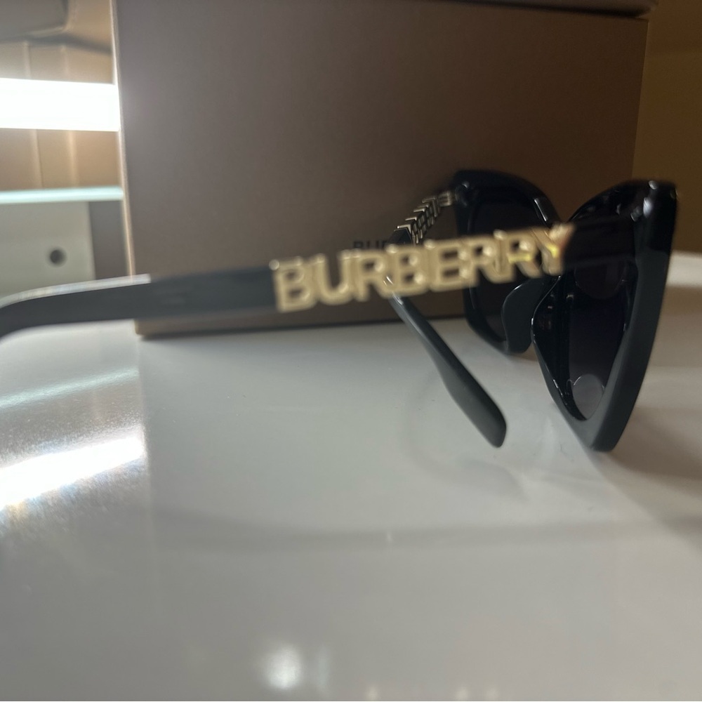 Burberry 52mm Cat Eye Sunglasses *Authentic* - Picture 9 of 15